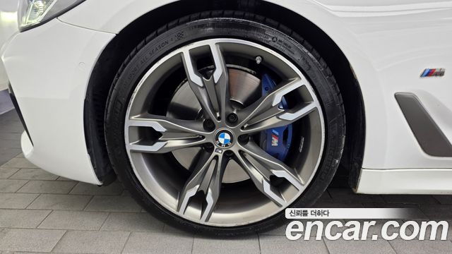 BMW 5-Series M550i xDrive — пробег 45 002 км — фото 5 из 5