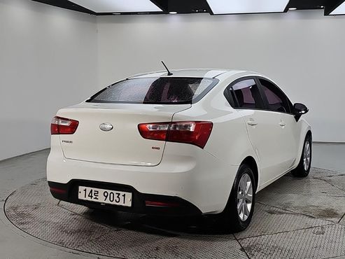 Kia pride 1.6 GDI Sedan Luxury — пробег 145 000 км — фото 4 из 5