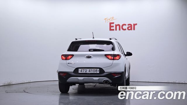 Kia Stonic из Кореи Encar