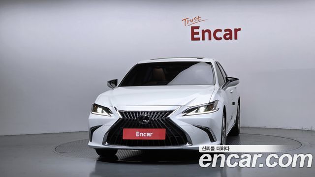 Lexus ES Luxury Plus — пробег 40 038 км — фото 3 из 5
