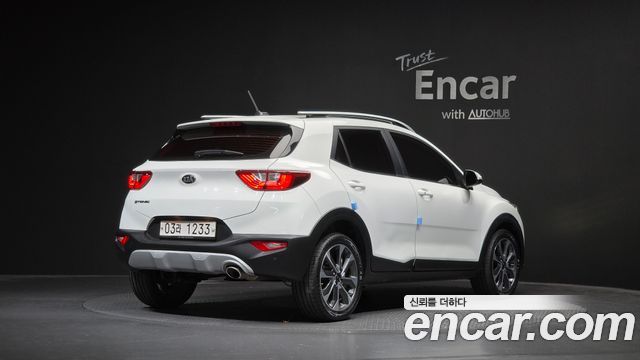 Kia Stonic из Кореи Encar