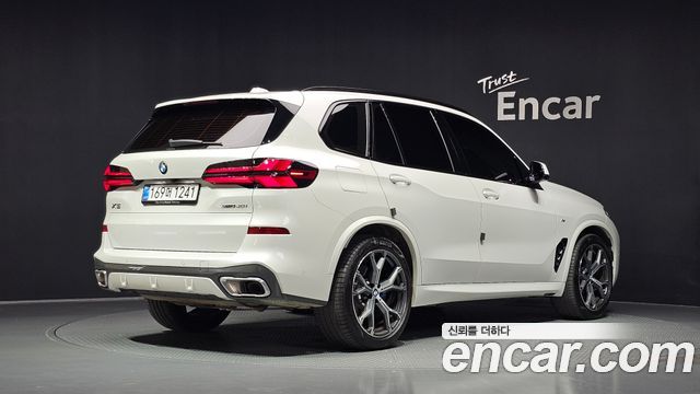 BMW X5 xDrive 40i M Sport — пробег 8 121 км — фото 2 из 5