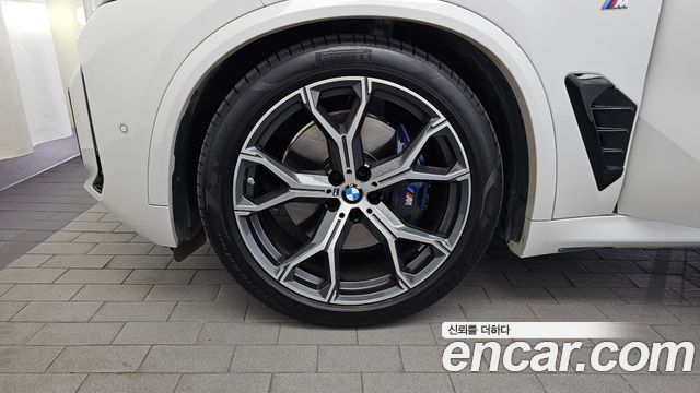 BMW X5 xDrive 40i M Sport — пробег 8 121 км — фото 5 из 5