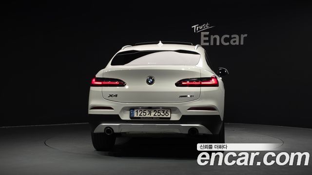 BMW X4 xDrive20i xLine — пробег 61 627 км — фото 4 из 5