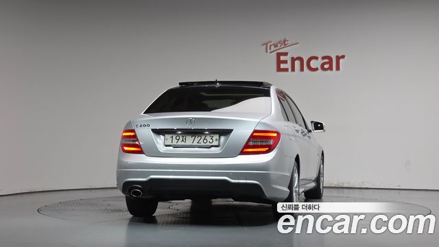 Mercedes-Benz C-Class C200 CGI AVANTGARDE — пробег 57 850 км — фото 4 из 5