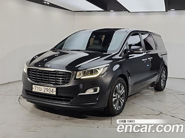 Kia Carnival 11-Seater Deluxe — пробег 195 000 км — фото 1 из 5