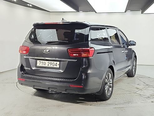 Kia Carnival 11-Seater Deluxe — пробег 195 000 км — фото 4 из 5