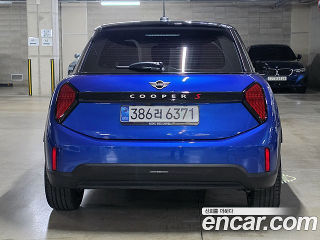 Mini Cooper 5 Door Favoured — пробег 9 860 км — фото 4 из 5
