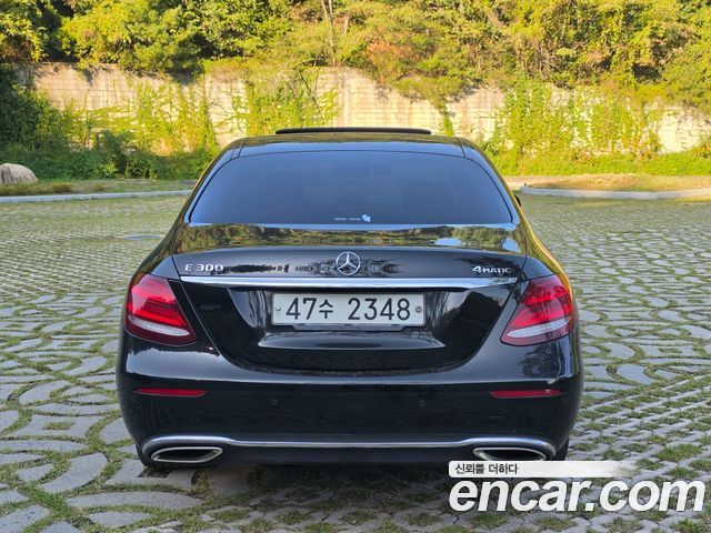 Mercedes-Benz E-Class E300 4MATIC Exclusive Standard — пробег 146 498 км — фото 4 из 5