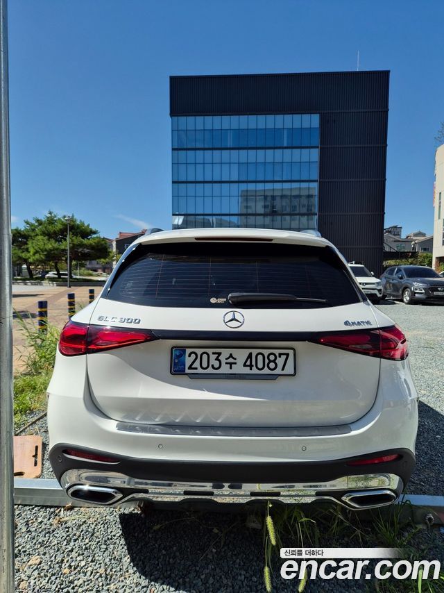 Mercedes-Benz GLC-Class GLC300 4MATIC — пробег 22 615 км — фото 4 из 5