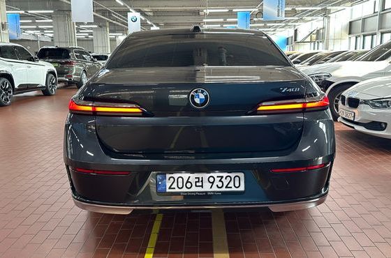 BMW 7-Series 740i sDrive Design Pure Excellence — пробег 14 804 км — фото 4 из 5