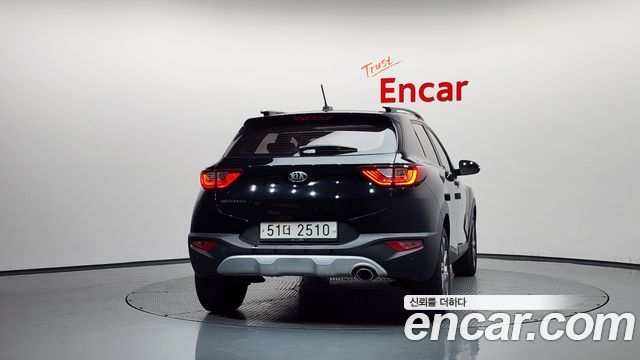 Kia Stonic из Кореи Encar