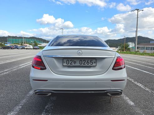 Mercedes-Benz E-Class E300 4MATIC Exclusive — пробег 89 000 км — фото 4 из 5