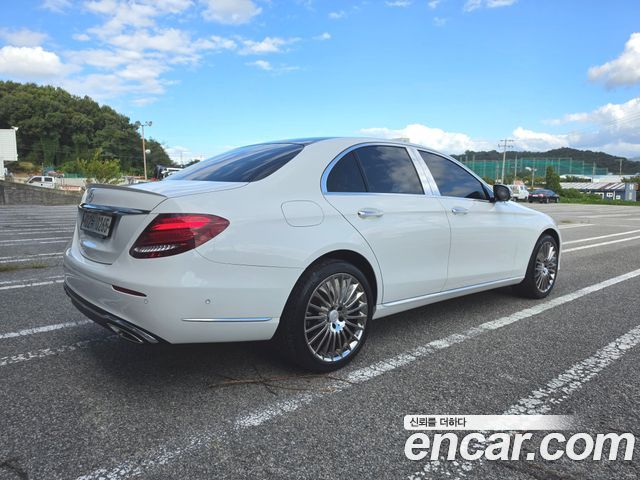 Mercedes-Benz E-Class из Кореи Encar