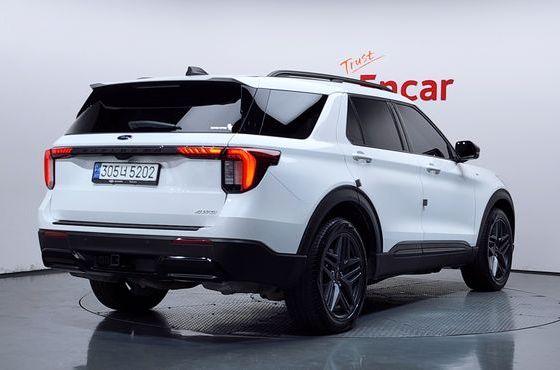 Ford Explorer 2.3 ST-Line 4WD — пробег 45 637 км — фото 2 из 5