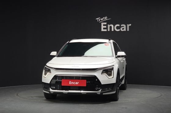 Kia Niro Signature — пробег 6 642 км — фото 3 из 5