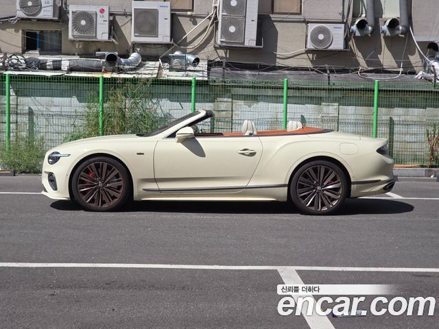 Bentley Continental 4.0 GTC Speed — пробег 9 900 км — фото 2 из 5