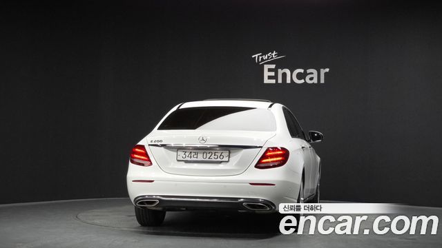 Mercedes-Benz E-Class из Кореи Encar