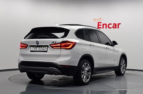BMW X1 xDrive 20d Joy — пробег 122 204 км — фото 2 из 5