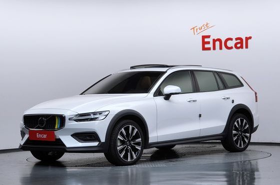 Volvo V60 B5 Ultimate AWD — пробег 71 638 км — фото 1 из 5