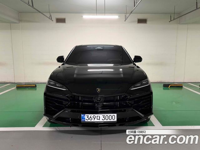 Lamborghini Urus 4.0 V8 SE — пробег 999 км — фото 1 из 5
