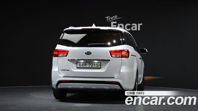 Kia Carnival из Кореи Encar