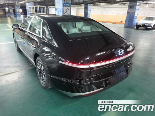 Hyundai Grandeur Premium — пробег 3 км — фото 2 из 5