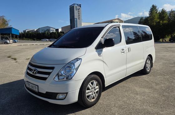 Hyundai Starex 12-Seater Wagon Smart — пробег 161 142 км — фото 1 из 5