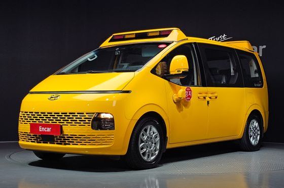 Hyundai Staria L3.5 Kinder Safety Car 11-Seater — пробег 34 559 км — фото 1 из 5