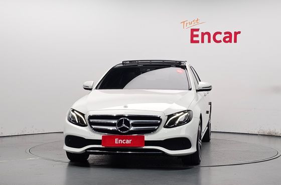 Mercedes-Benz E-Class E300 Avantgarde — пробег 126 229 км — фото 3 из 5