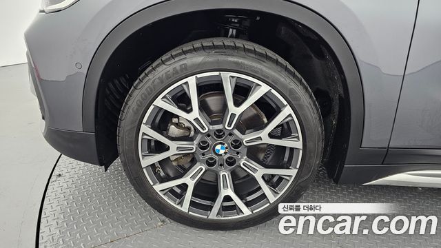 BMW X1 xDrive 20i xLine — пробег 58 077 км — фото 5 из 5