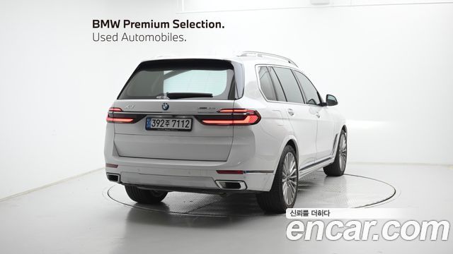 BMW X7 xDrive 40i Design Pure Excellence 6-Seater — пробег 15 606 км — фото 2 из 5