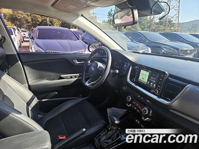 Kia Stonic из Кореи Encar