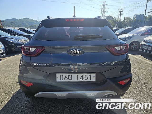 Kia Stonic из Кореи Encar