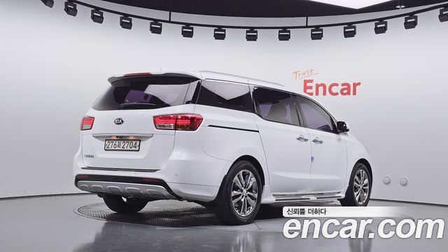 Kia Carnival из Кореи Encar