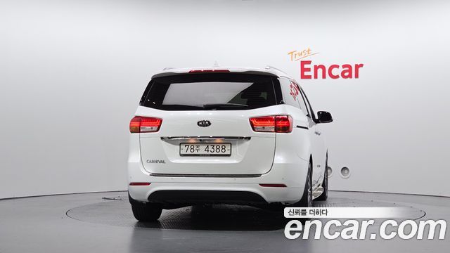 Kia Carnival из Кореи Encar