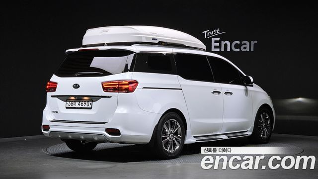 Kia Carnival 9-Seater Noblesse — пробег 74 970 км — фото 2 из 5