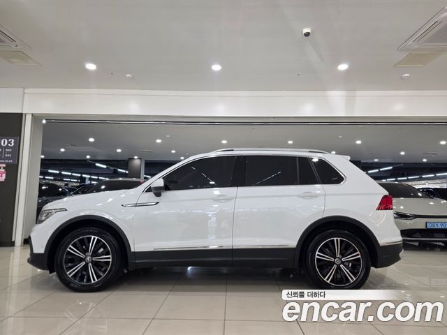 Volkswagen Tiguan 2.0 TDI Premium — пробег 102 127 км — фото 3 из 5
