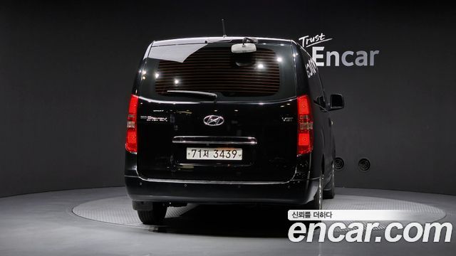 Hyundai Starex 12-Seater Wagon Smart Stardard — пробег 129 365 км — фото 4 из 5