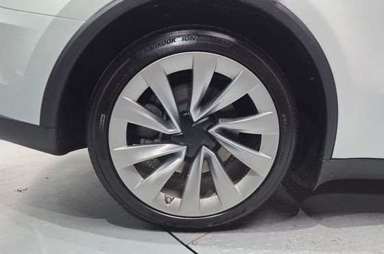 Tesla Model Y Long Range AWD — пробег 17 614 км — фото 5 из 5