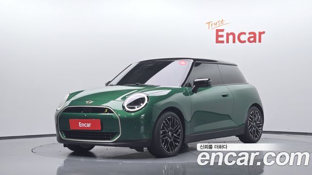 Mini Cooper SE Favoured — пробег 19 006 км — фото 1 из 5