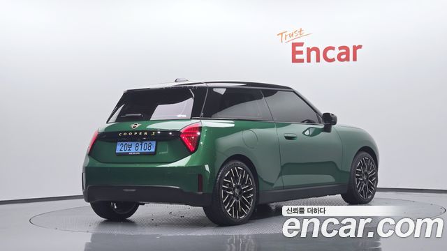 Mini Cooper SE Favoured — пробег 19 006 км — фото 2 из 5