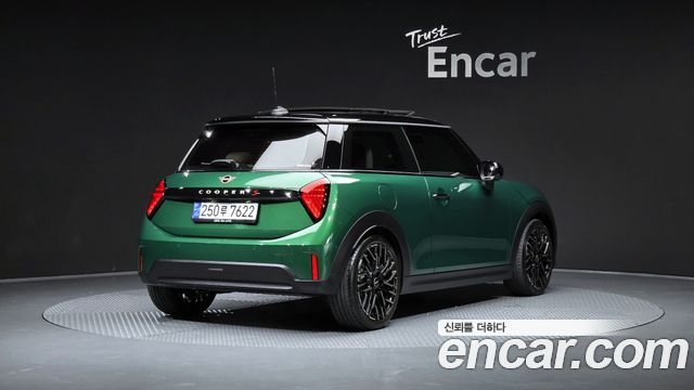 Mini Cooper Favoured — пробег 9 019 км — фото 2 из 5