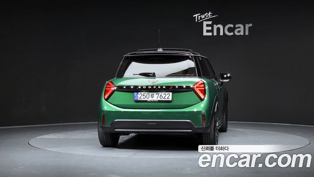 Mini Cooper Favoured — пробег 9 019 км — фото 4 из 5
