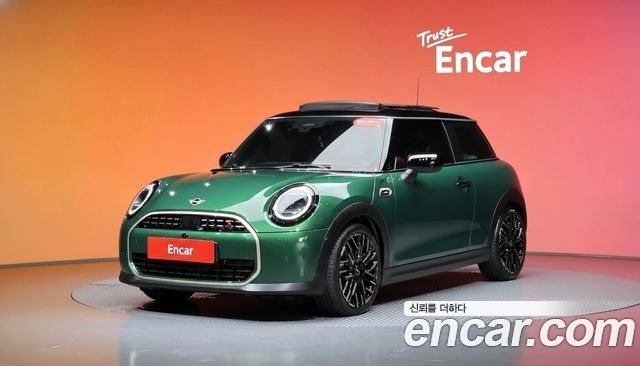 Mini Cooper Favoured — пробег 9 019 км — фото 1 из 5