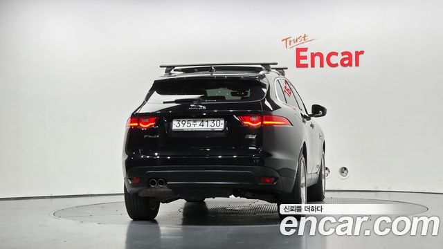 Jaguar F-PACE 20d Prestige — пробег 111 120 км — фото 4 из 5