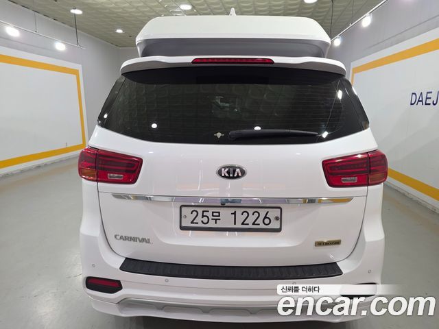 Kia Carnival из Кореи Encar