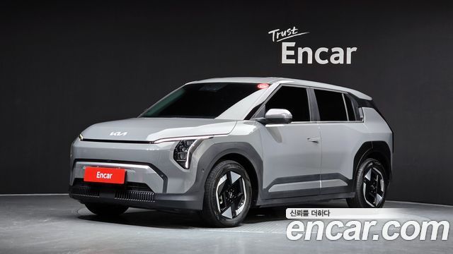Kia EV3 Standard 2WD Air — пробег 49 123 км — фото 1 из 5