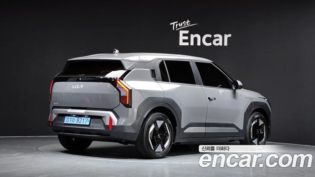 Kia EV3 Standard 2WD Air — пробег 49 123 км — фото 2 из 5
