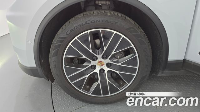 Porsche Macan Base — пробег 26 308 км — фото 5 из 5